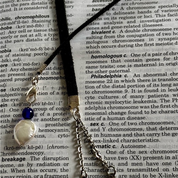 Elegant Black and Silver Bookmark with Crystal and blue Accents upcycled vintage - Picture 7 of 8